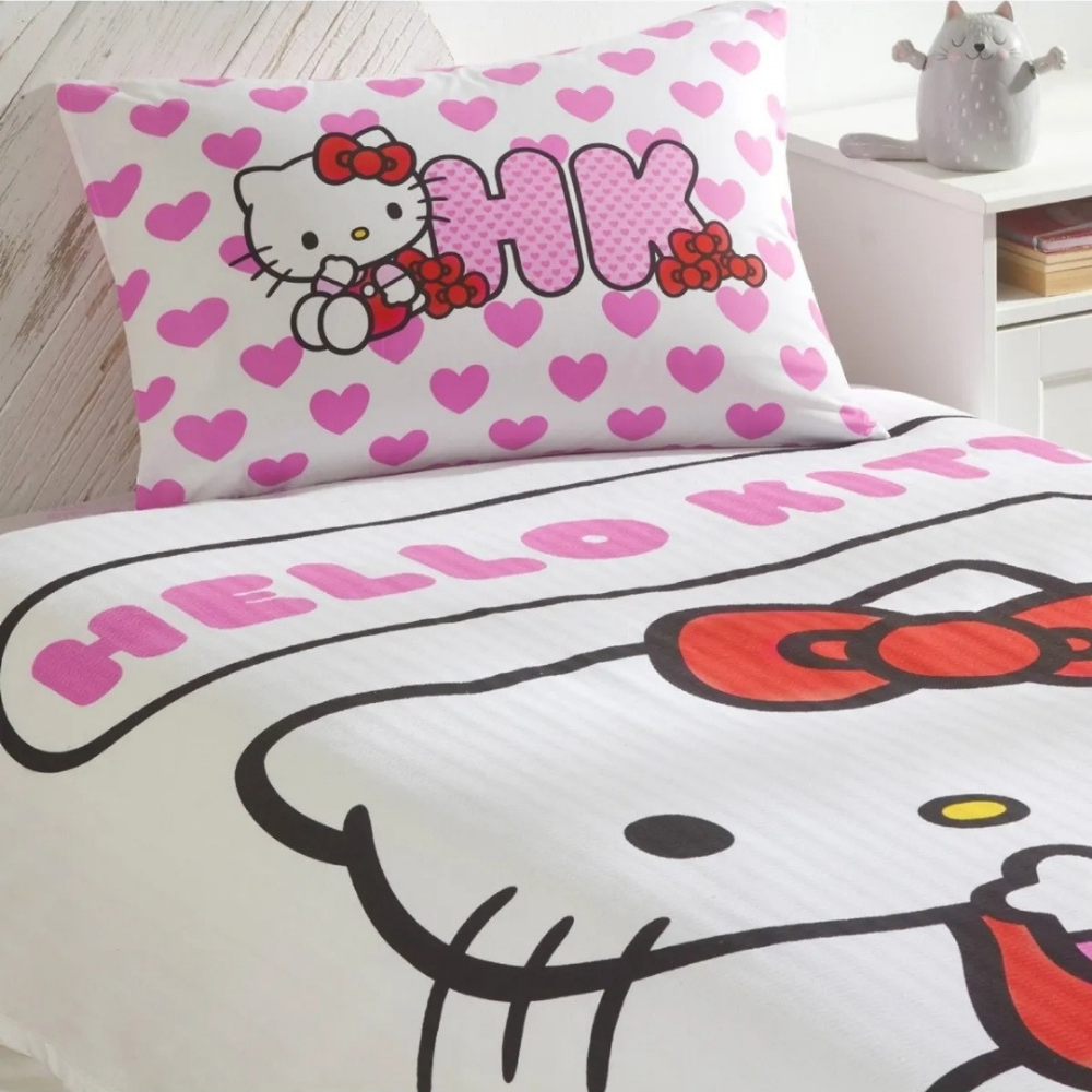 Taç Lisanslı Hello Kitty Love Tek Kişilik Pamuk Pike Takımı