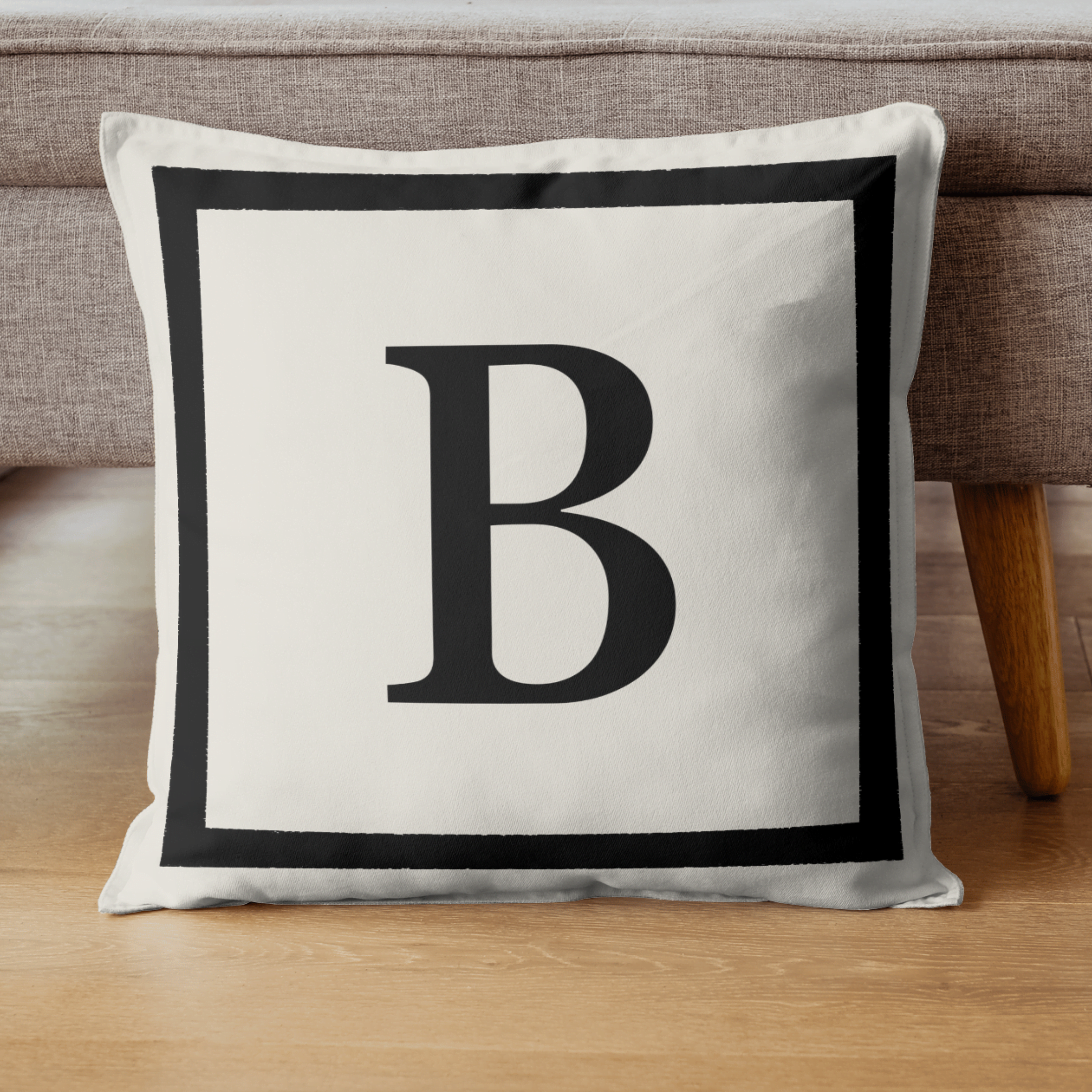 Harfli Kırlent Kılıfı - B Harfi - Hediyelik Dekoratif Kırlent Yastık Kılıfı 43x 43 Cm Krem-siyah