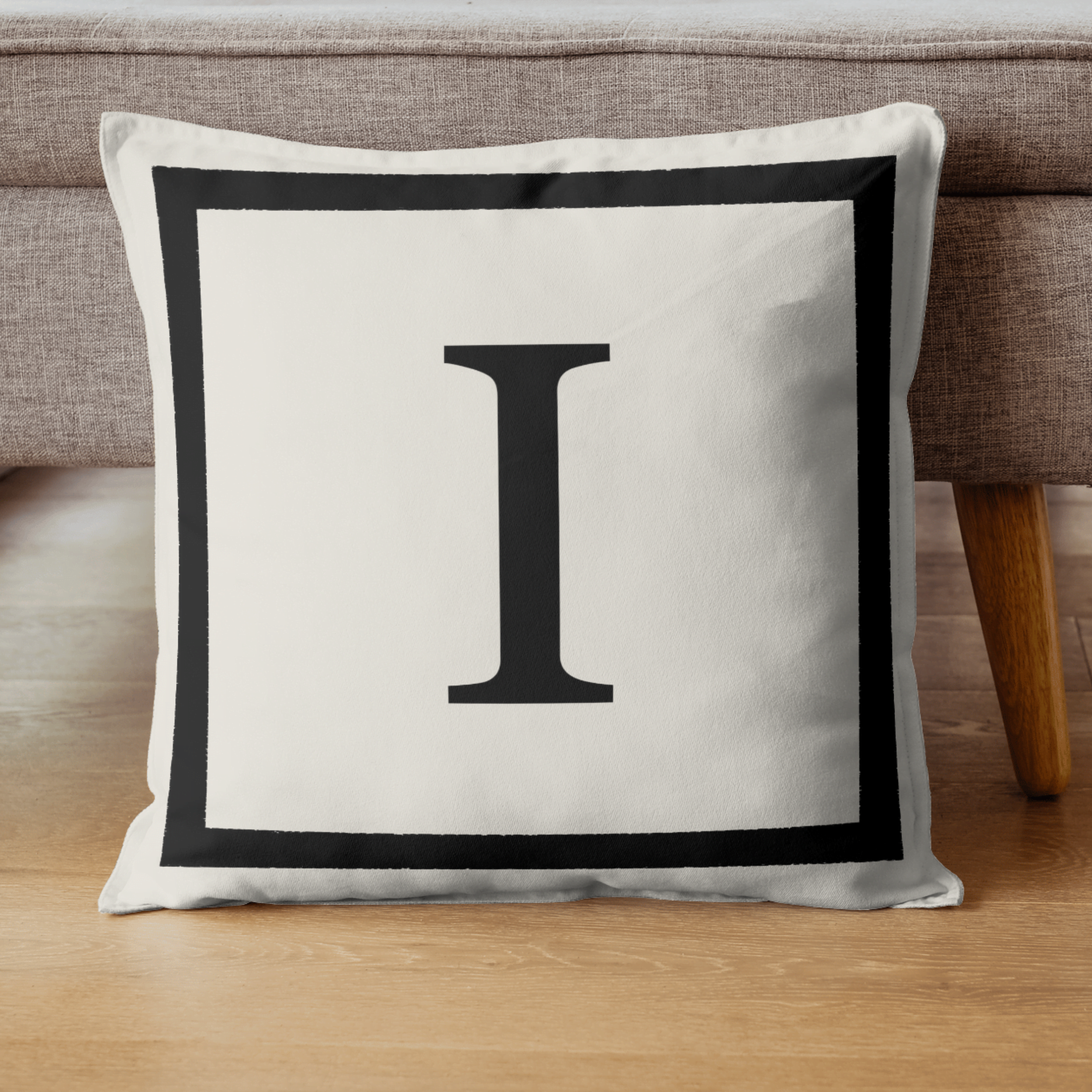 Harfli Kırlent Kılıfı - I Harfi - Hediyelik Dekoratif Kırlent Yastık Kılıfı 43x 43 Cm Krem-siyah
