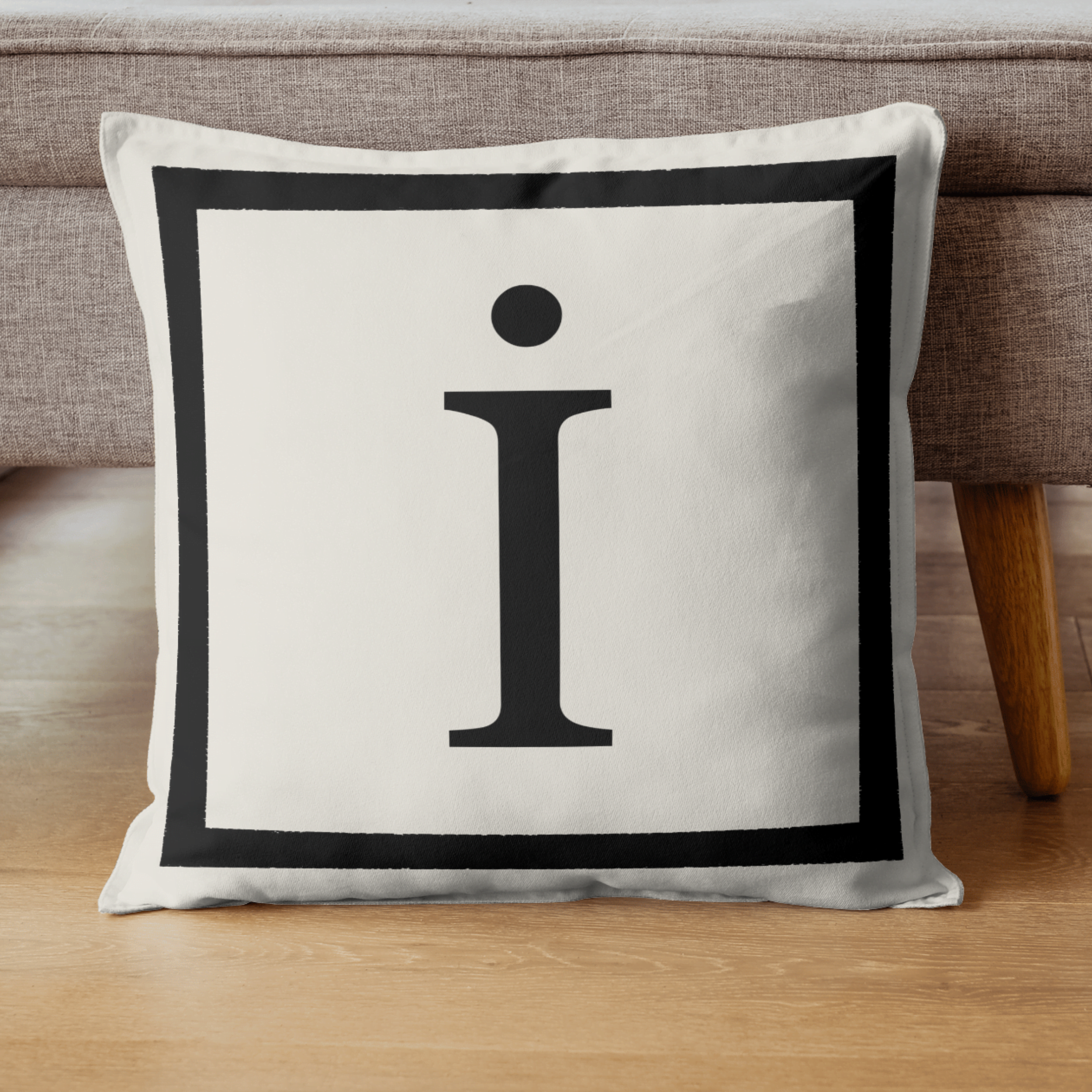 Harfli Kırlent Kılıfı - İ Harfi - Hediyelik Dekoratif Kırlent Yastık Kılıfı 43x 43 Cm Krem-siyah