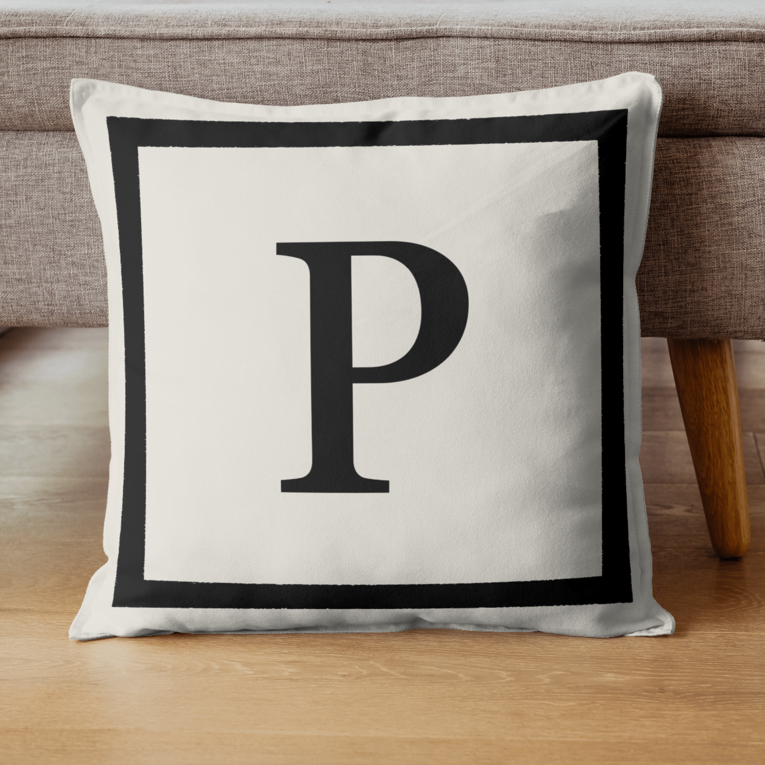 Harfli Kırlent Kılıfı - P Harfi - Hediyelik Dekoratif Kırlent Yastık Kılıfı 43x 43 Cm Krem-siyah