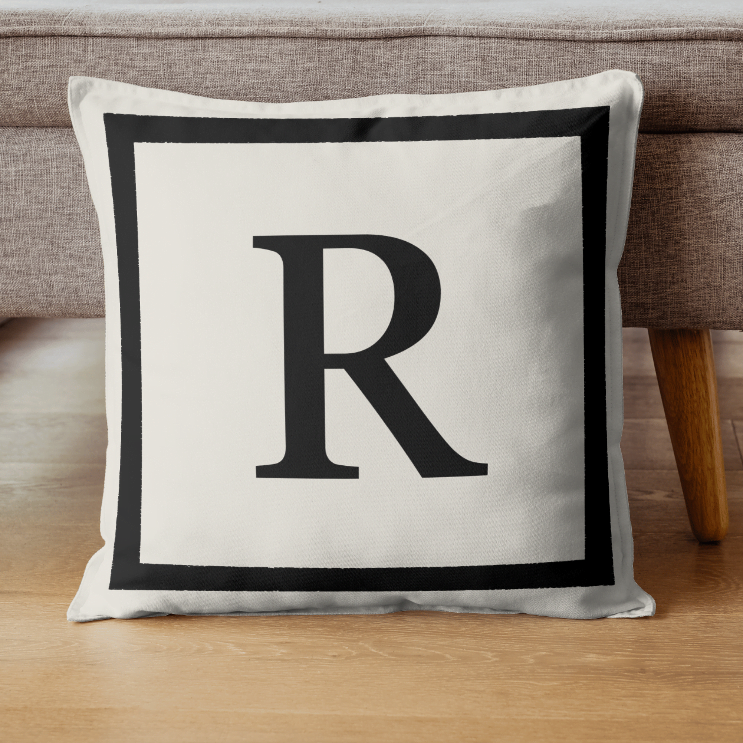 Harfli Kırlent Kılıfı - R Harfi - Hediyelik Dekoratif Kırlent Yastık Kılıfı 43x 43 Cm Krem-siyah