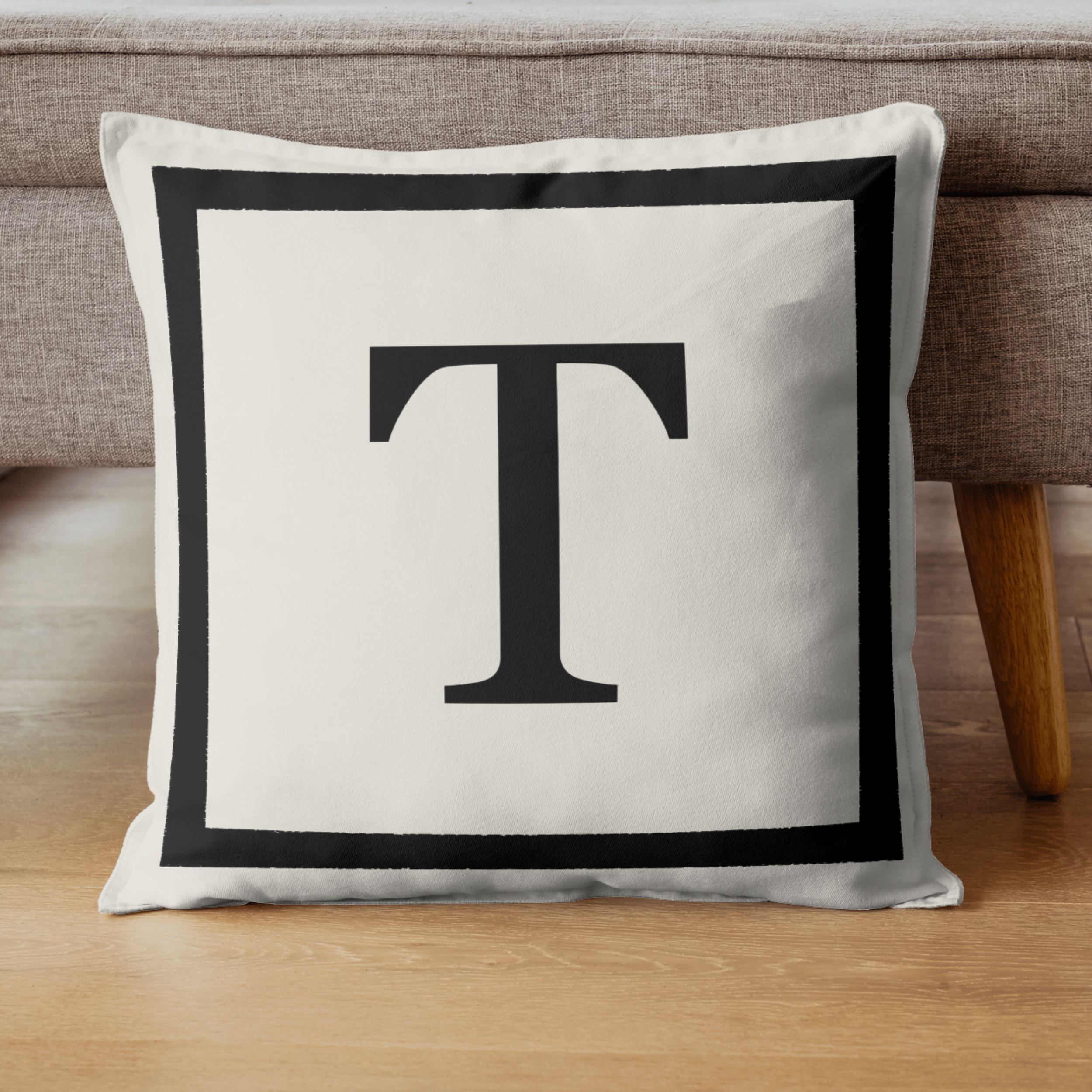 Harfli Kırlent Kılıfı - T Harfi - Hediyelik Dekoratif Kırlent Yastık Kılıfı 43x 43 Cm Krem-siyah